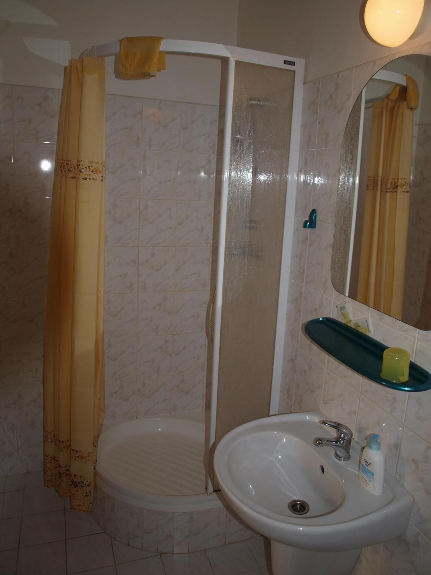 Hotel U Zvonu كوتنا هورا المظهر الخارجي الصورة